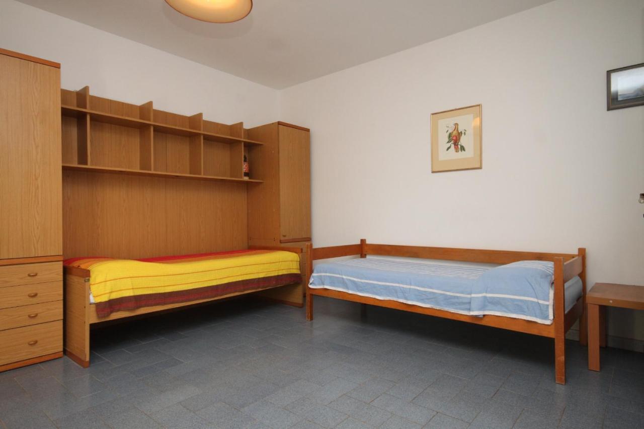 Apartments With A Parking Space Umag - 7094 Exterior photo
